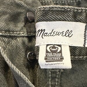 Madewell darted barrel leg jean